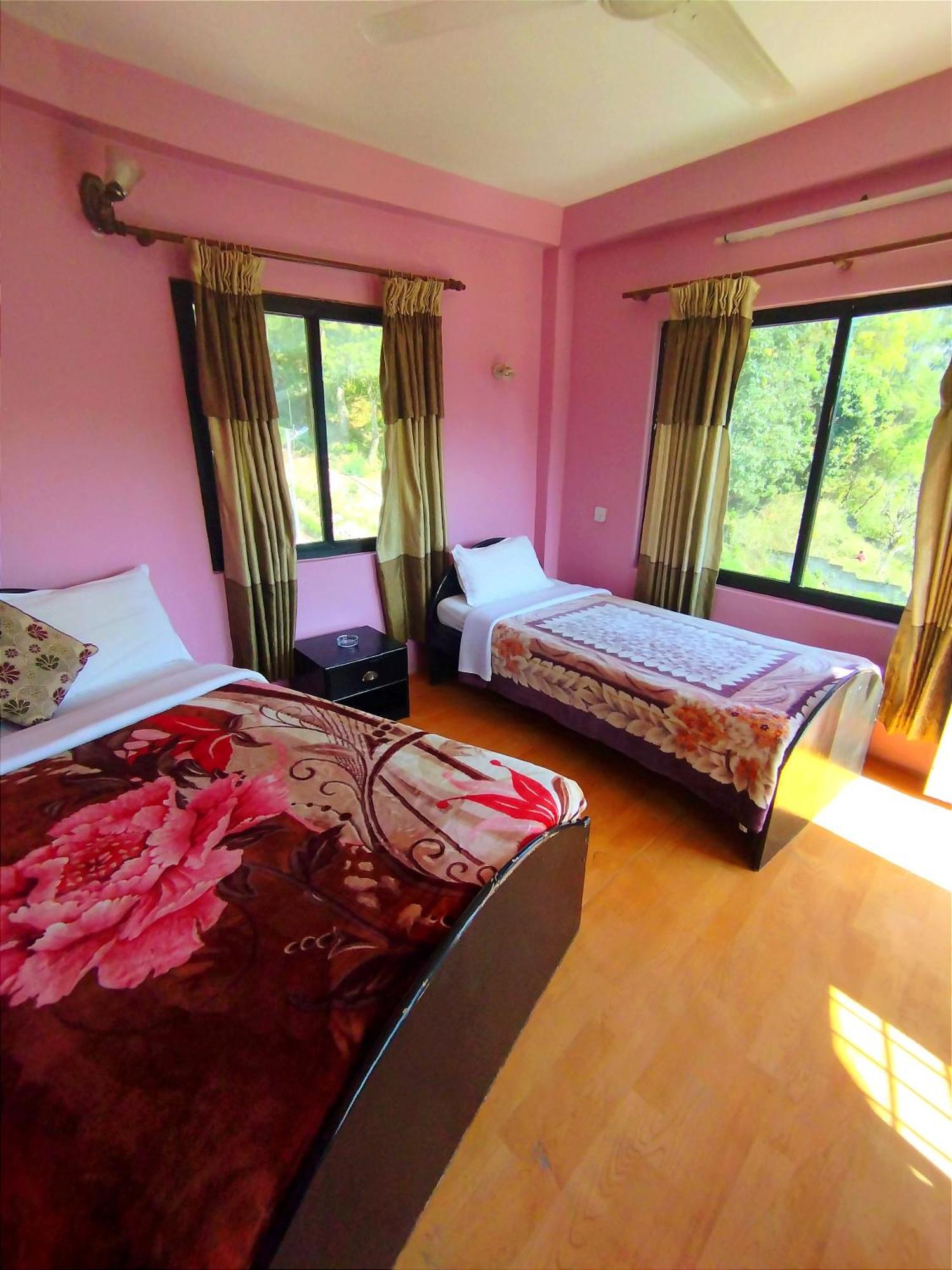 Hotel Santana Pokhara Room photo