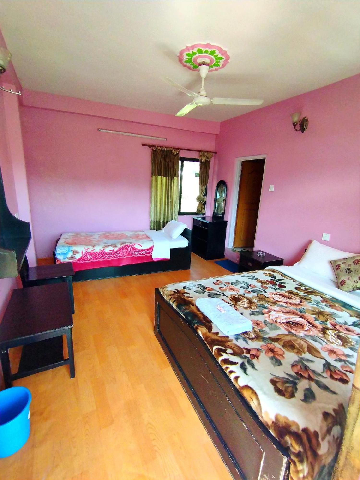 Hotel Santana Pokhara Room photo