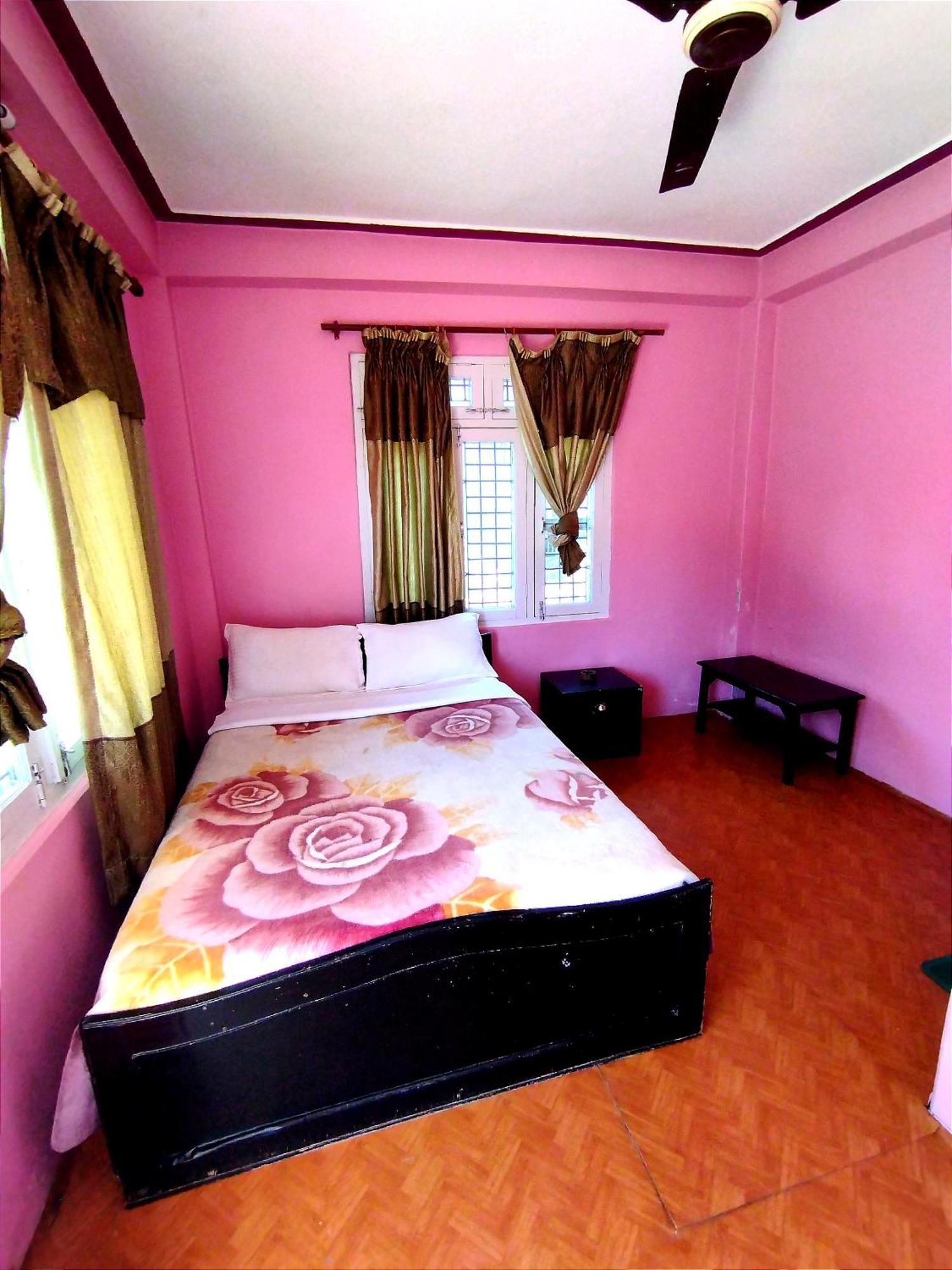 Hotel Santana Pokhara Room photo