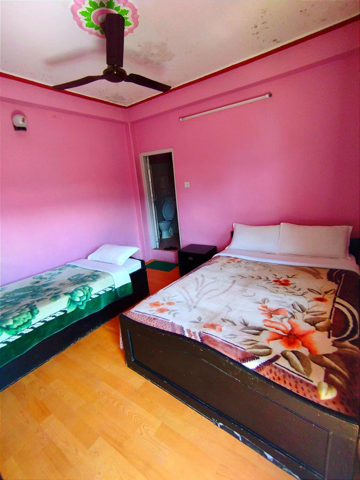 Hotel Santana Pokhara Room photo