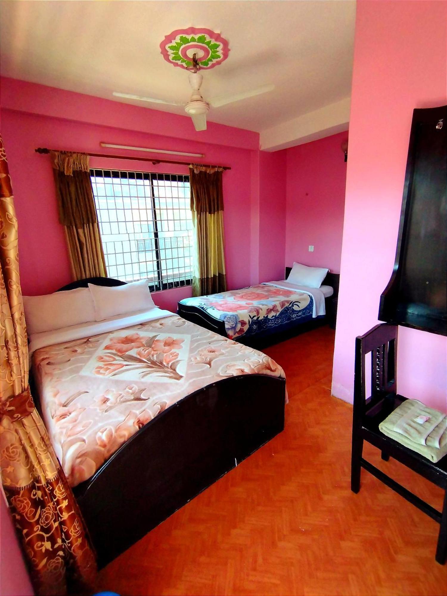 Hotel Santana Pokhara Room photo