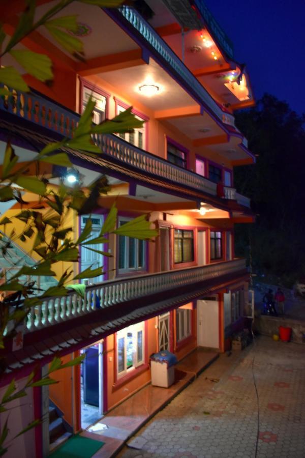 Hotel Santana Pokhara Exterior photo